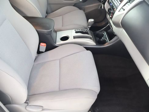 Used 2012 Toyota Tacoma PreRunner w/ TRD Off-Road Pkg RWD image 37