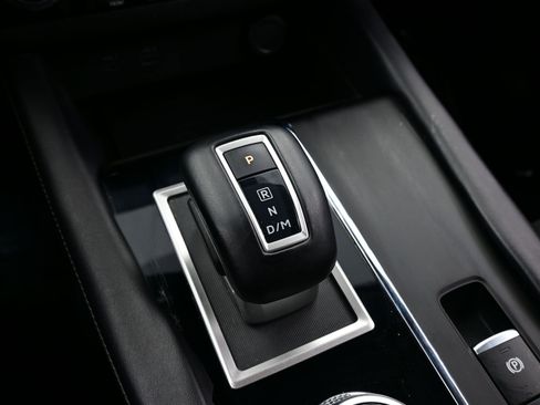 Used 2023 Mitsubishi Outlander SE image 22