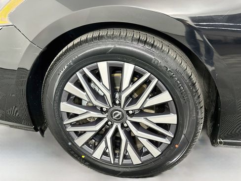 Used 2023 Nissan Altima 2.5 SV FWD image 29