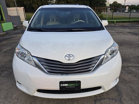 Used 2013 Toyota Sienna XLE image 5