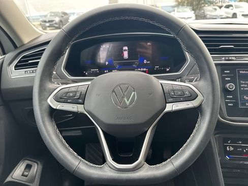Certified 2024 Volkswagen Tiguan SE w/ Panoramic Sunroof Package AWD/4WD image 18