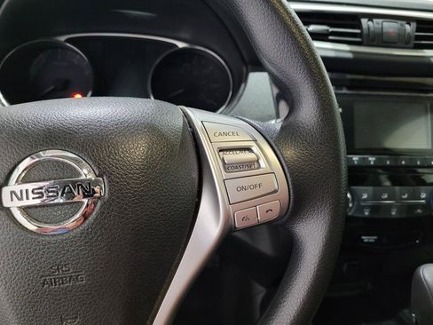 Used 2016 Nissan Rogue SV image 26