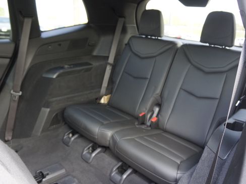 Used 2024 Cadillac XT6 Luxury AWD/4WD image 30