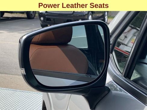 Used 2025 Subaru Forester Touring image 8