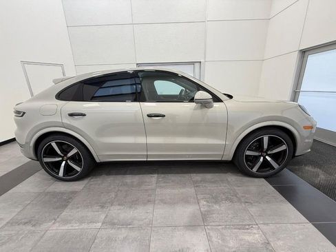New 2026 Porsche Cayenne Coupe image 9