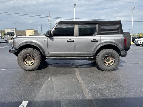 Used 2022 Ford Bronco 4-Door w/ Sasquatch Package image 3