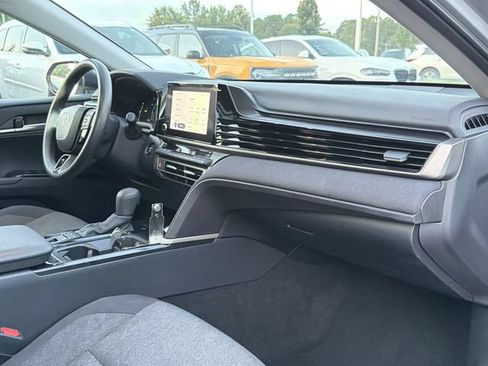 Used 2025 Toyota Camry LE FWD image 18