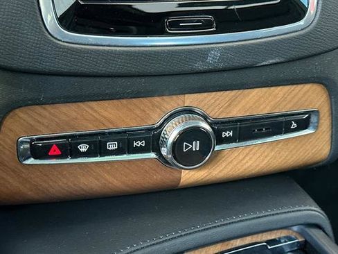 Certified 2023 Volvo XC90 T8 Plus image 23