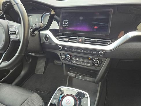 Used 2022 Kia Niro EX FWD image 36