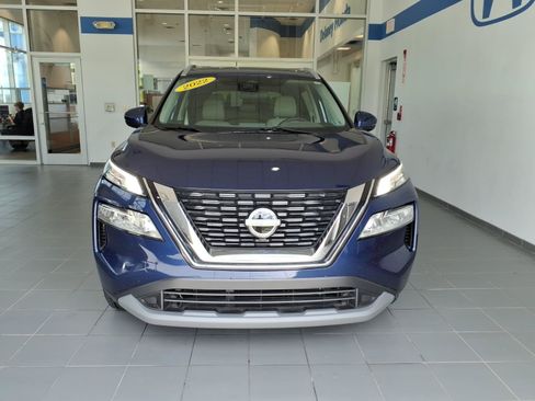 Used 2022 Nissan Rogue SV w/ SV Premium Package AWD/4WD image 2
