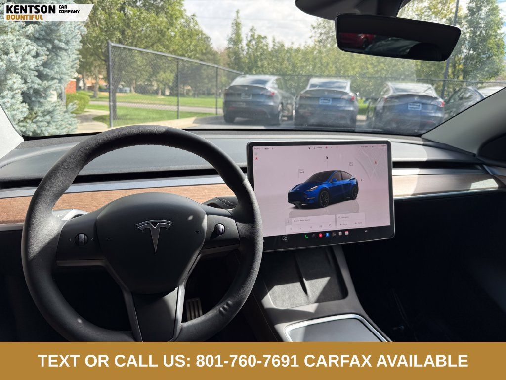 Used 2024 Tesla Model Y Performance AWD/4WD image 17