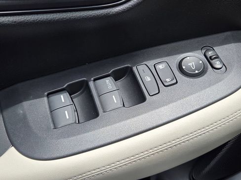Certified 2024 Honda HR-V LX image 29