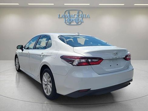 Used 2022 Toyota Camry LE w/ Carpet Mat Package (TMS) AWD/4WD image 3
