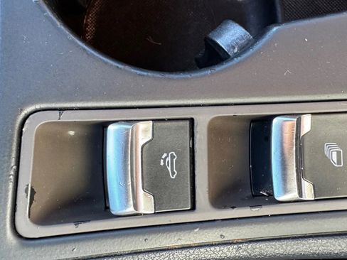 Used 2010 Audi A5 2.0T Premium Plus w/ Premium Plus Pkg image 25