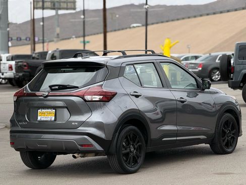 Used 2022 Nissan Kicks SR w/ Interior Electronics Package FWD image 6