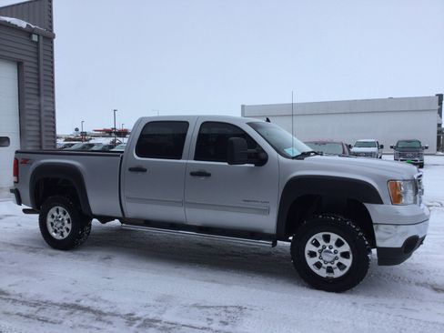 Used 2013 GMC Sierra 2500 SLE w/ SLE Preferred Package image 3