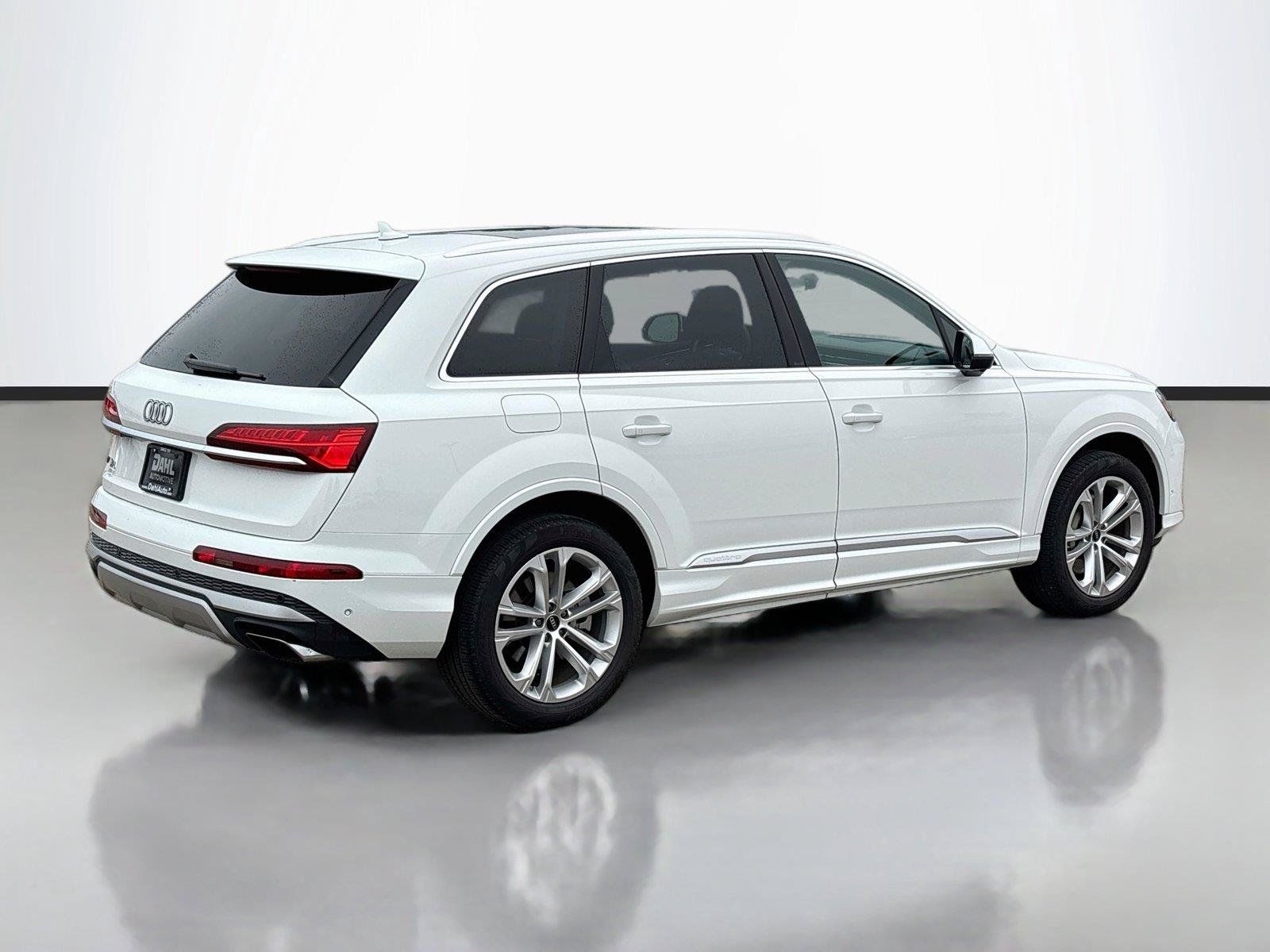 Used 2025 Audi Q7 3.0T Premium Plus AWD/4WD image 13