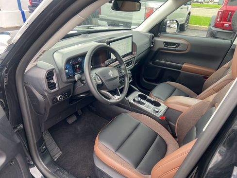 Used 2025 Ford Bronco Sport Outer Banks w/ Outer Banks Tech Package+ image 27