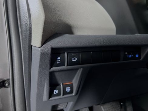 Certified 2021 Toyota Sienna XLE w/ XLE Plus Package AWD/4WD image 10