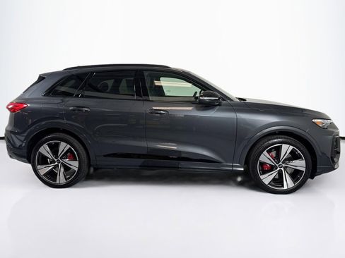 New 2025 Audi SQ5 Premium Plus image 4