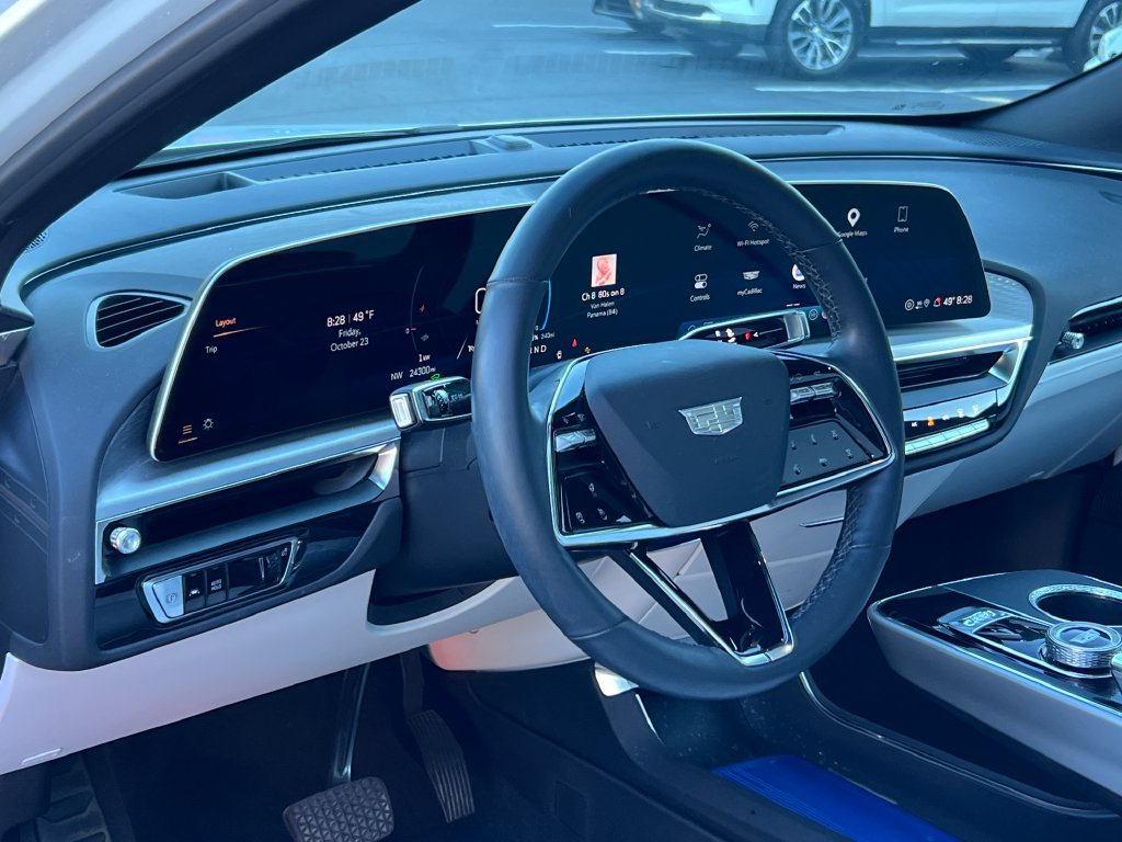 Used 2025 Cadillac Lyriq Luxury RWD image 9
