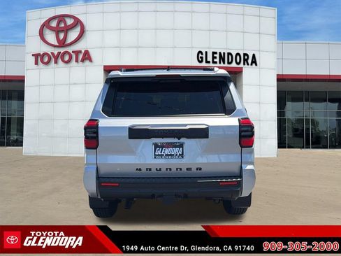 New 2026 Toyota 4Runner SR5 AWD/4WD image 9