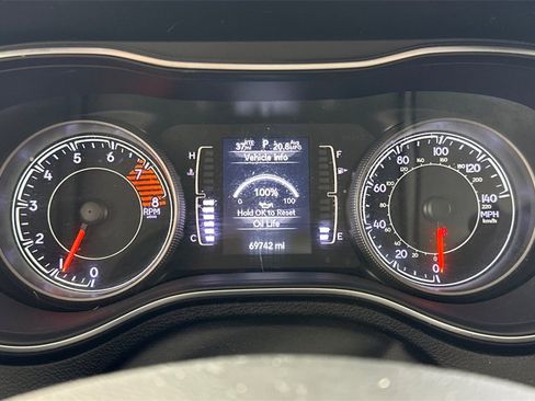 Used 2019 Jeep Cherokee Latitude Plus w/ Cold Weather Group image 29