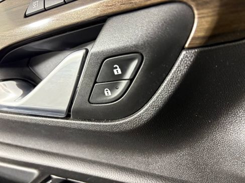 Used 2018 GMC Terrain Denali w/ Advanced Safety Package FWD image 18
