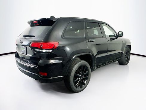 Used 2022 Jeep Grand Cherokee Laredo X AWD/4WD image 9