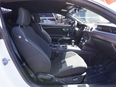 Used 2017 Ford Mustang GT RWD image 18