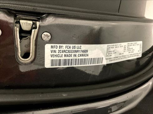 Used 2022 Chrysler Pacifica Limited w/ Uconnect Theater Family Group AWD/4WD image 17
