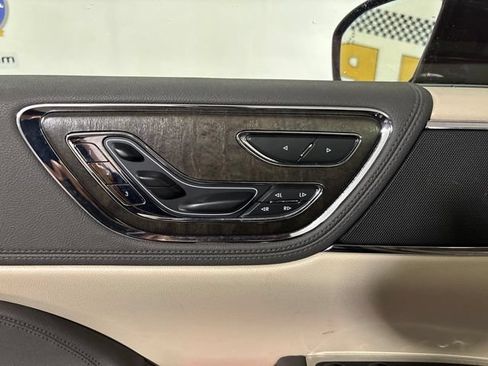 Used 2019 Lincoln Continental Reserve AWD/4WD image 20