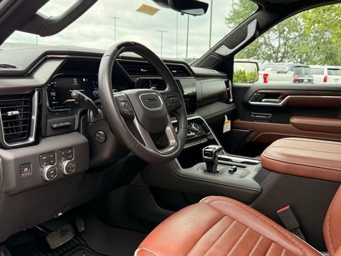 Used 2026 GMC Sierra 1500 Denali Ultimate AWD/4WD image 9