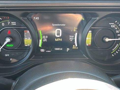 Used 2025 Jeep Wrangler Sahara image 20