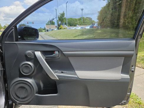 Used 2012 Scion tC FWD image 17