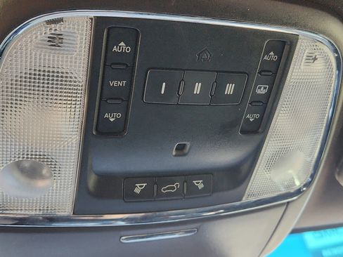 Used 2015 Jeep Grand Cherokee Overland image 15