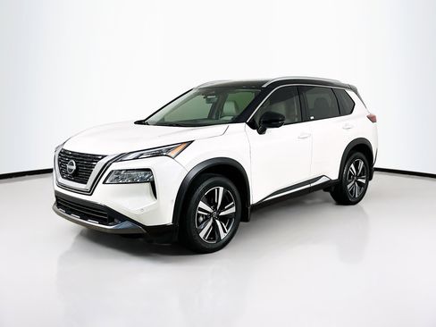 Used 2023 Nissan Rogue SL w/ SL Premium Package image 3