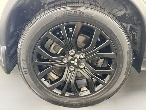 Used 2018 Mitsubishi Outlander Sport ES image 32