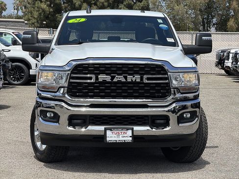 Used 2024 RAM 3500 Big Horn AWD/4WD image 2