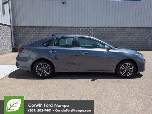 Used 2024 Kia Forte LXS w/ LXS Technology Package FWD image 2