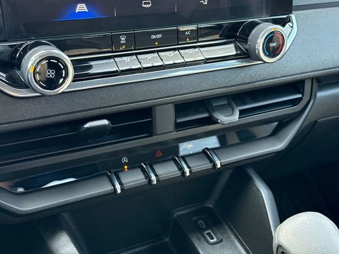 Used 2024 Chevrolet Colorado W/T image 25