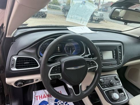 Used 2015 Chrysler 200 Limited FWD image 32
