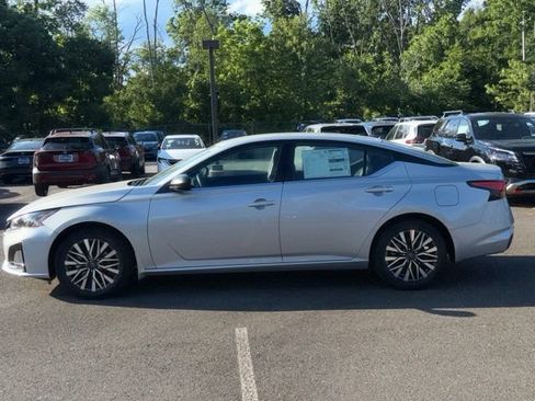 New 2026 Nissan Altima 2.5 SV FWD image 5