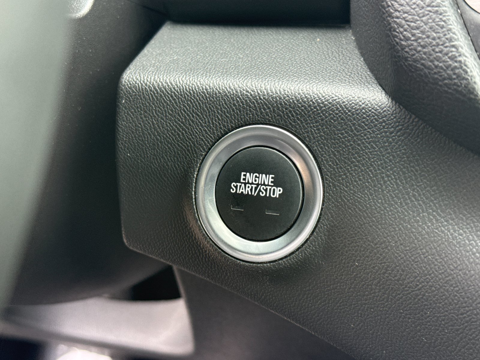 Used 2024 GMC Terrain SLT AWD/4WD image 18