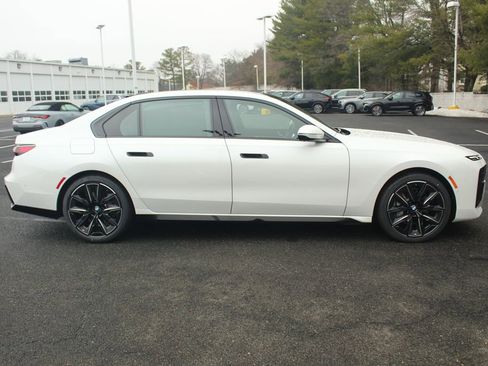 Used 2026 BMW 740i xDrive w/ Premium Package AWD/4WD image 11