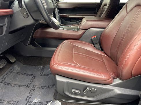Used 2022 Ford Expedition Max Limited image 27
