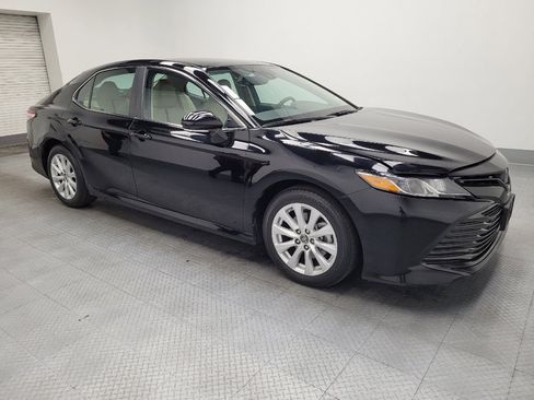 Used 2019 Toyota Camry LE image 11