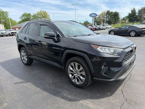 Used 2020 Toyota RAV4 XLE Premium w/ All Weather Liner Package image 5