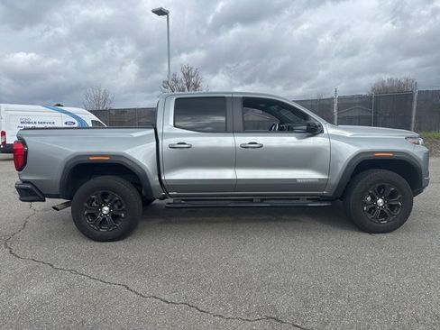 Used 2024 GMC Canyon Elevation w/ Convenience Package image 2