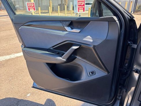 Used 2026 Volkswagen Tiguan SE AWD/4WD image 18